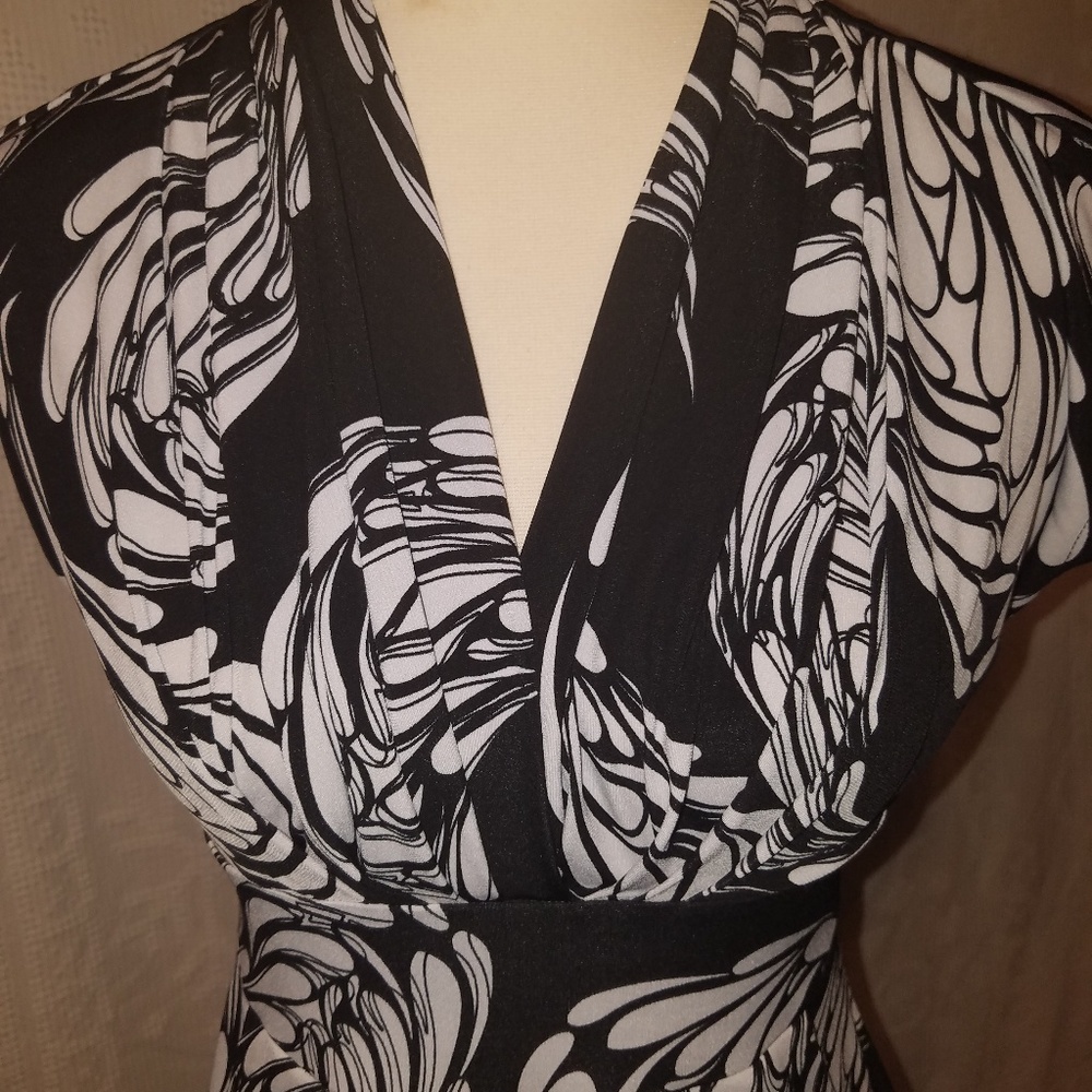 Bisou Bisou Faux Wrap - Picture 2 of 4